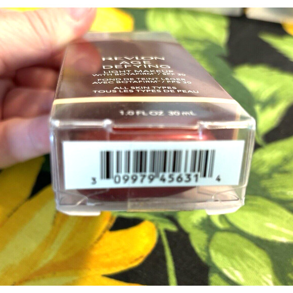 Revlon Age Defying Light Makeup Foundation #31 Fair SPF 30 Moisturizing 1.0 oz - Picture 5 of 5